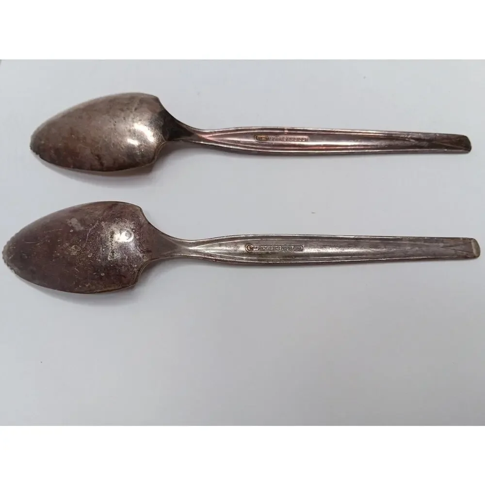 WM. Rogers MFG. CO. Mid Century Nassau Pattern Grapefruit Spoons
